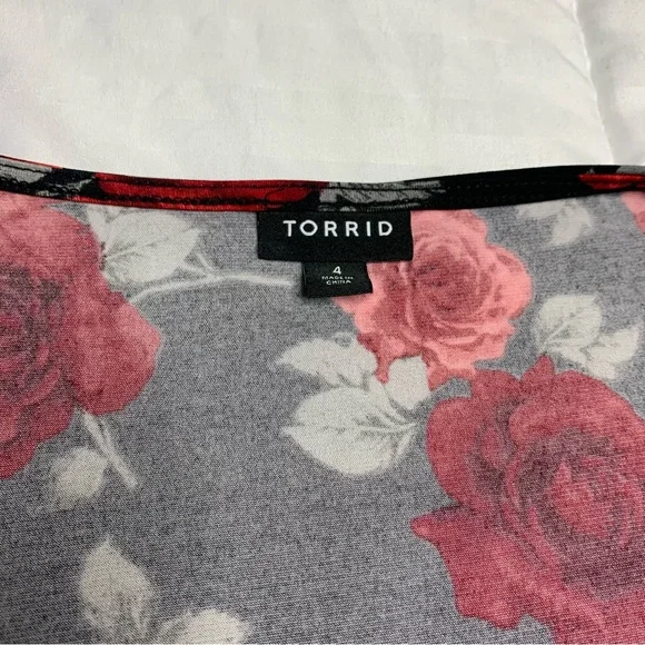 Torrid Red Floral Chiffon Blouse Ruffle Cuff Surplice Neck Women’s Size US 4x - Picture 10 of 13